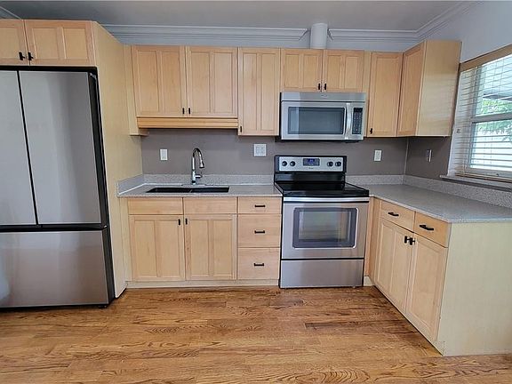 5th image of 5613 NE 5th Terrace