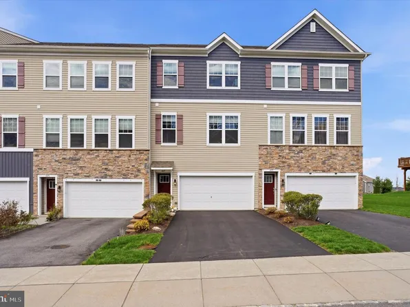 327 Dawson Pl, Downingtown, PA 19335