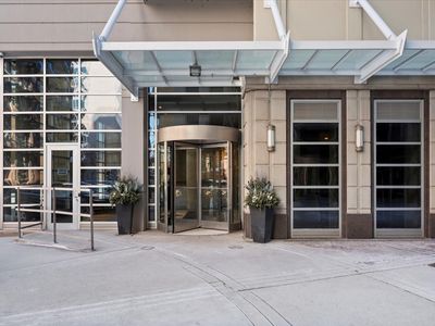 700 N Larrabee St APT 301, Chicago, IL, 60654