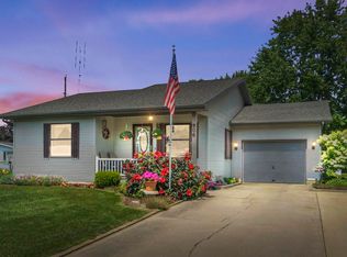 906 W 3rd St, Ligonier, IN 46767