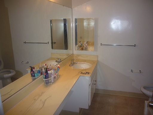 4th image of 21701 Parthenia St APT 208