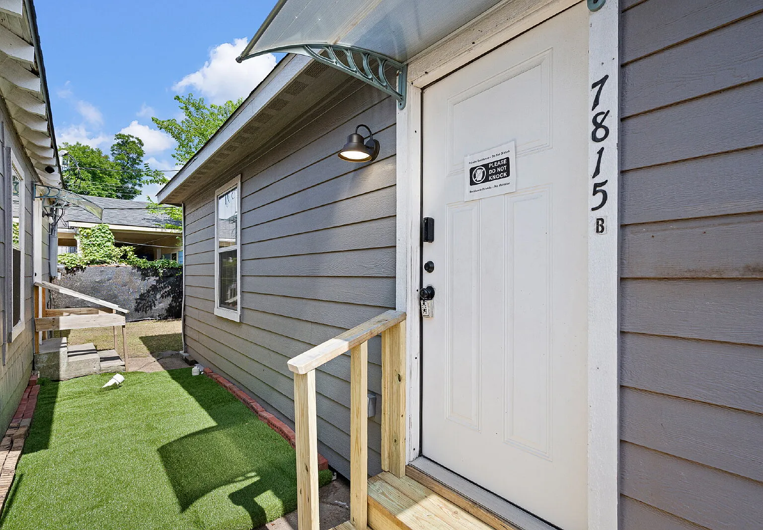 2 bed, 1.0 bath, 700 sqft, $1,350 — Photo 2