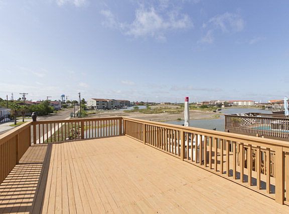 2nd image of 1303 Harbor Island Dr #B