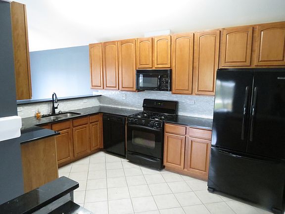 5th image of 465 Cary Woods Cir Unit 0