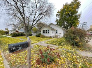 227 E 2nd St, Ainsworth, NE 69210
