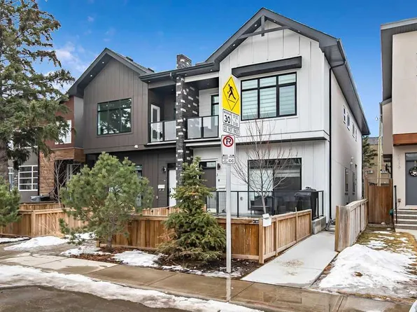 4411 SW 17th Ave NW #4, Calgary, AB T3B 0N7