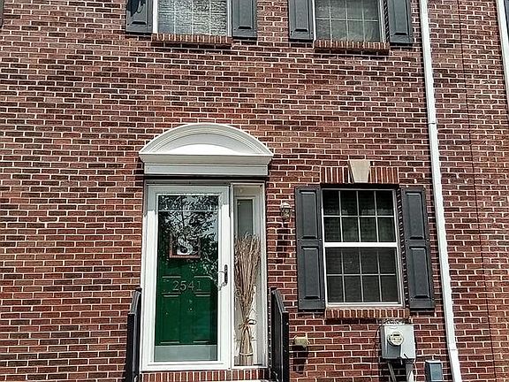 2nd image of 2541 Pickwick St