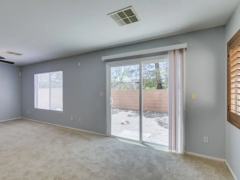 8433 Spencer Canyon St — Photo 21