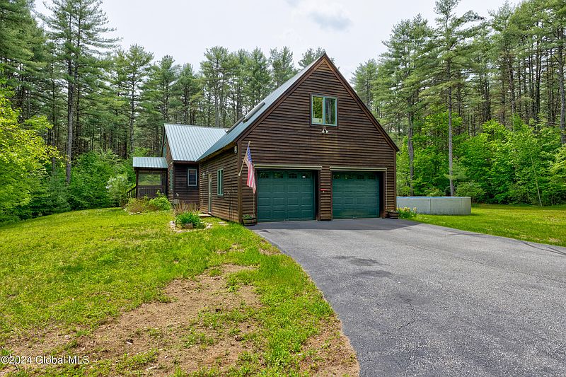 3rd image of 825 River Road
