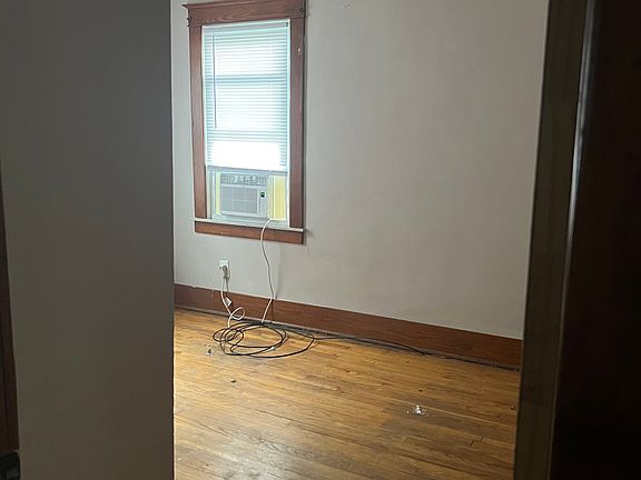 3rd image of 2327 N Clinton St