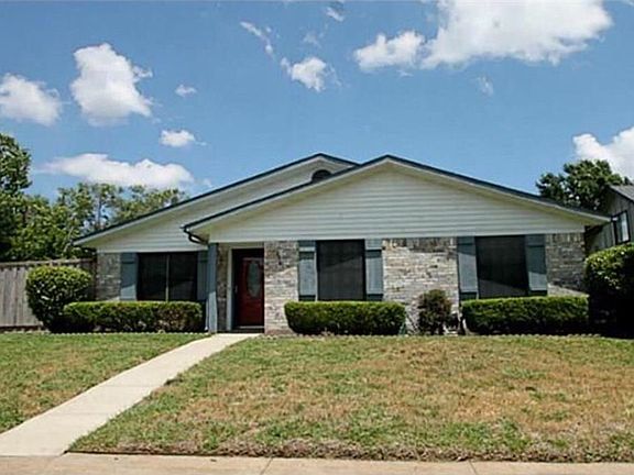 3rd image of 3914 Fletcher Dr