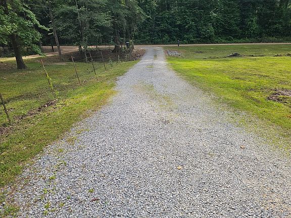 3rd image of 136 Village Creek Rd