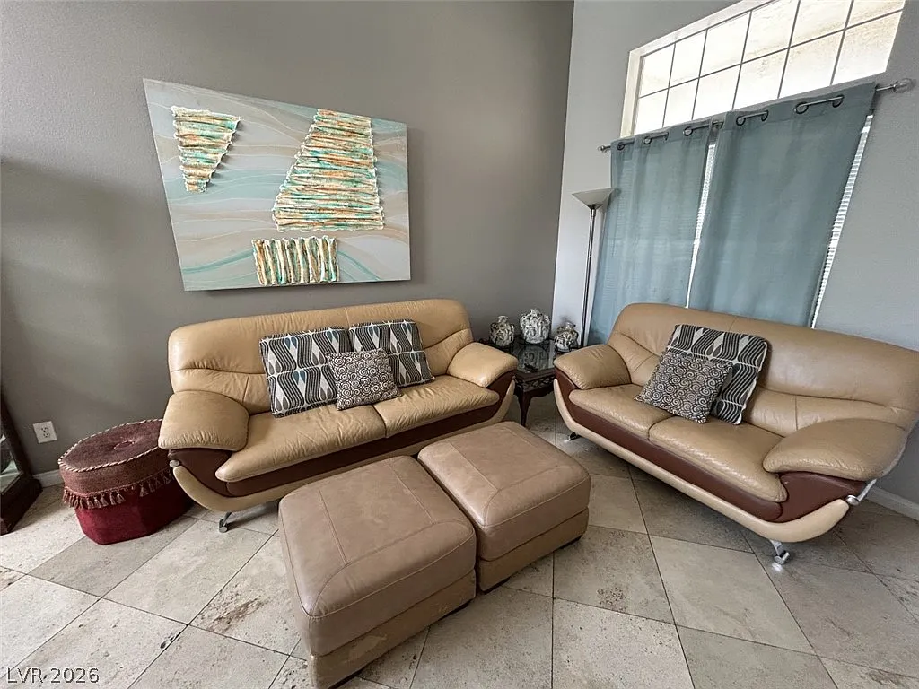 3 bed, 2.5 bath, 1621 sqft, $2,595 — Photo 4