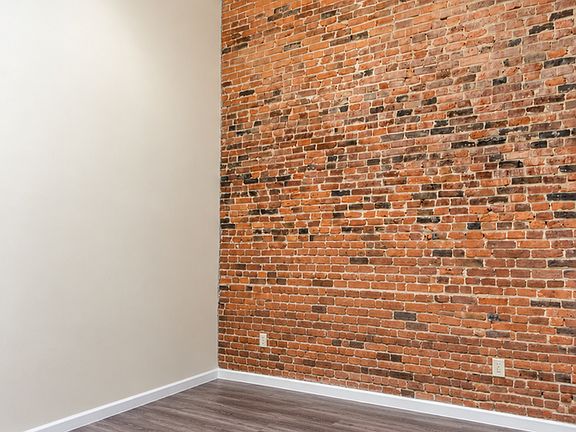 5th image of 108 W 6th St APT B