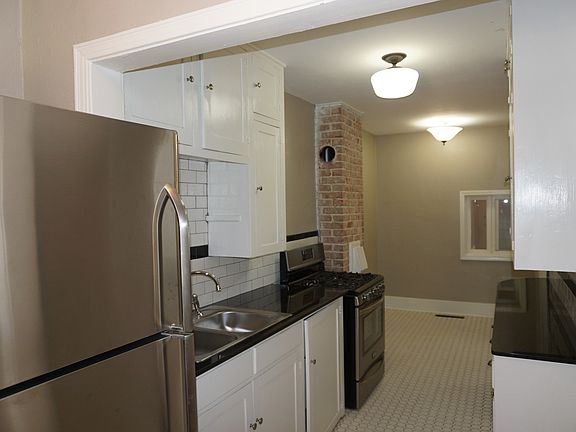 3rd image of 424 NW 24th St #290672A19