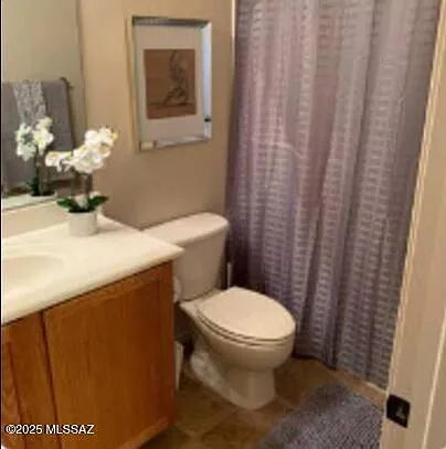 2026 E River Rd #204 — Photo 8