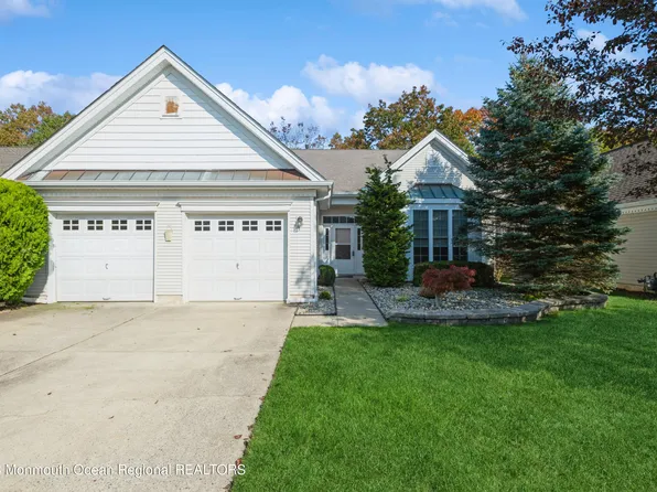 71 Oakmont Lane, Jackson, NJ 08527