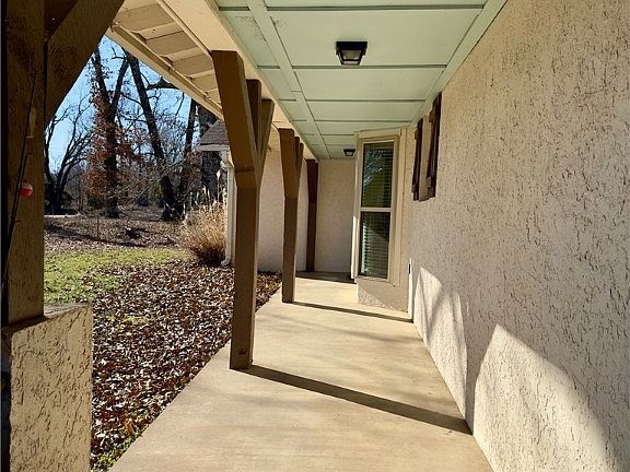 5th image of 6910 Military Rd