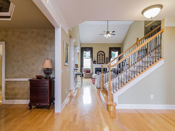 2nd image of 4501 Sawmill Pl