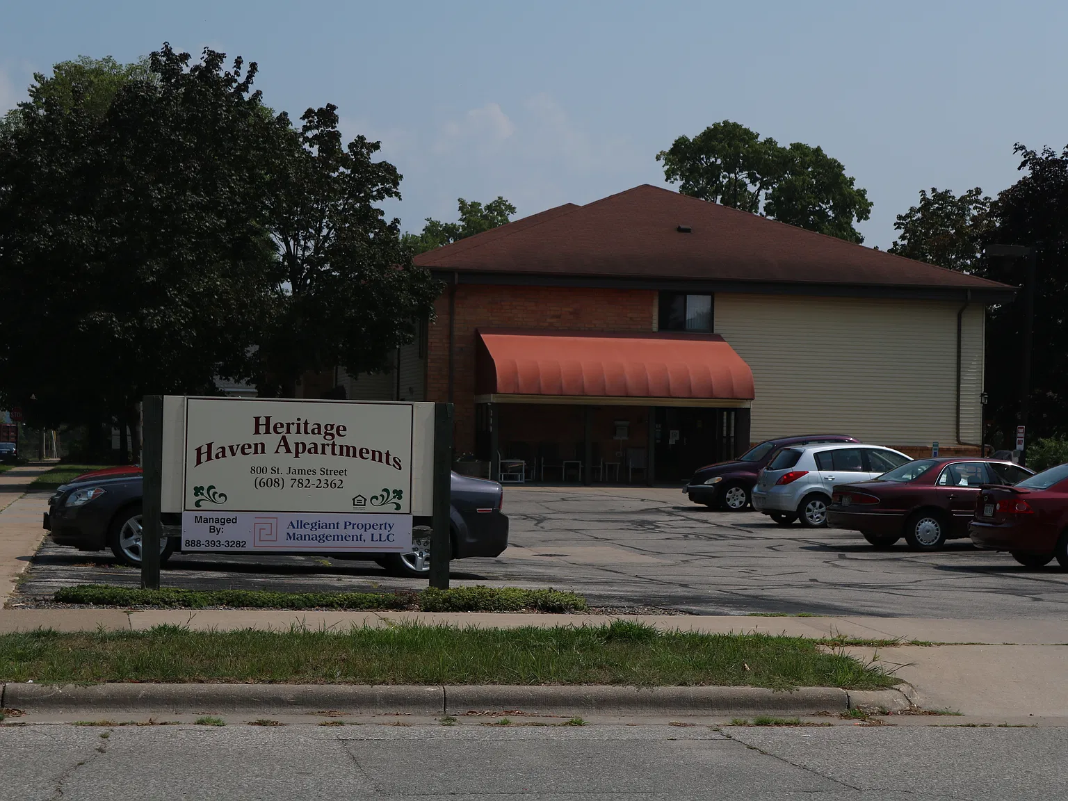 800 Saint James St — Photo 3