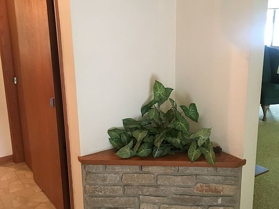 Fun Foyer with large closet