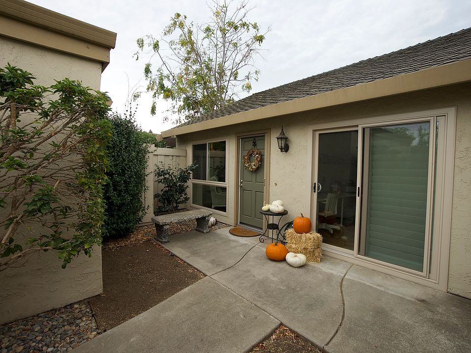 2nd image of 154 Escobar Ave