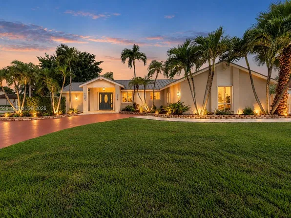 15263 SW 157th Ter, Miami, FL 33187