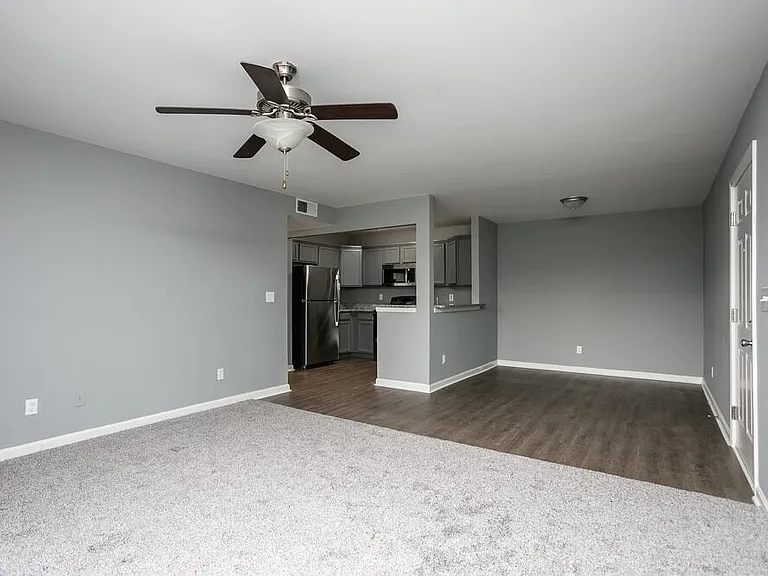 Polo Springs Apartments — Photo 23