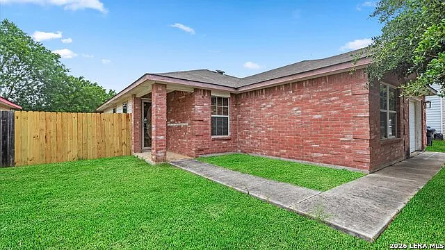 3 bed, 2.0 bath, 1368 sqft, $1,475 — Photo 3