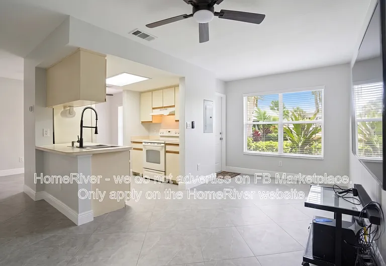 616 Beach Park Ln #V261 — Photo 1