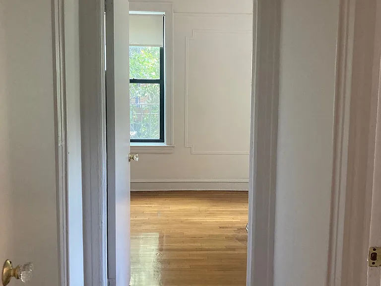 41-41 41st St #2G — Photo 10