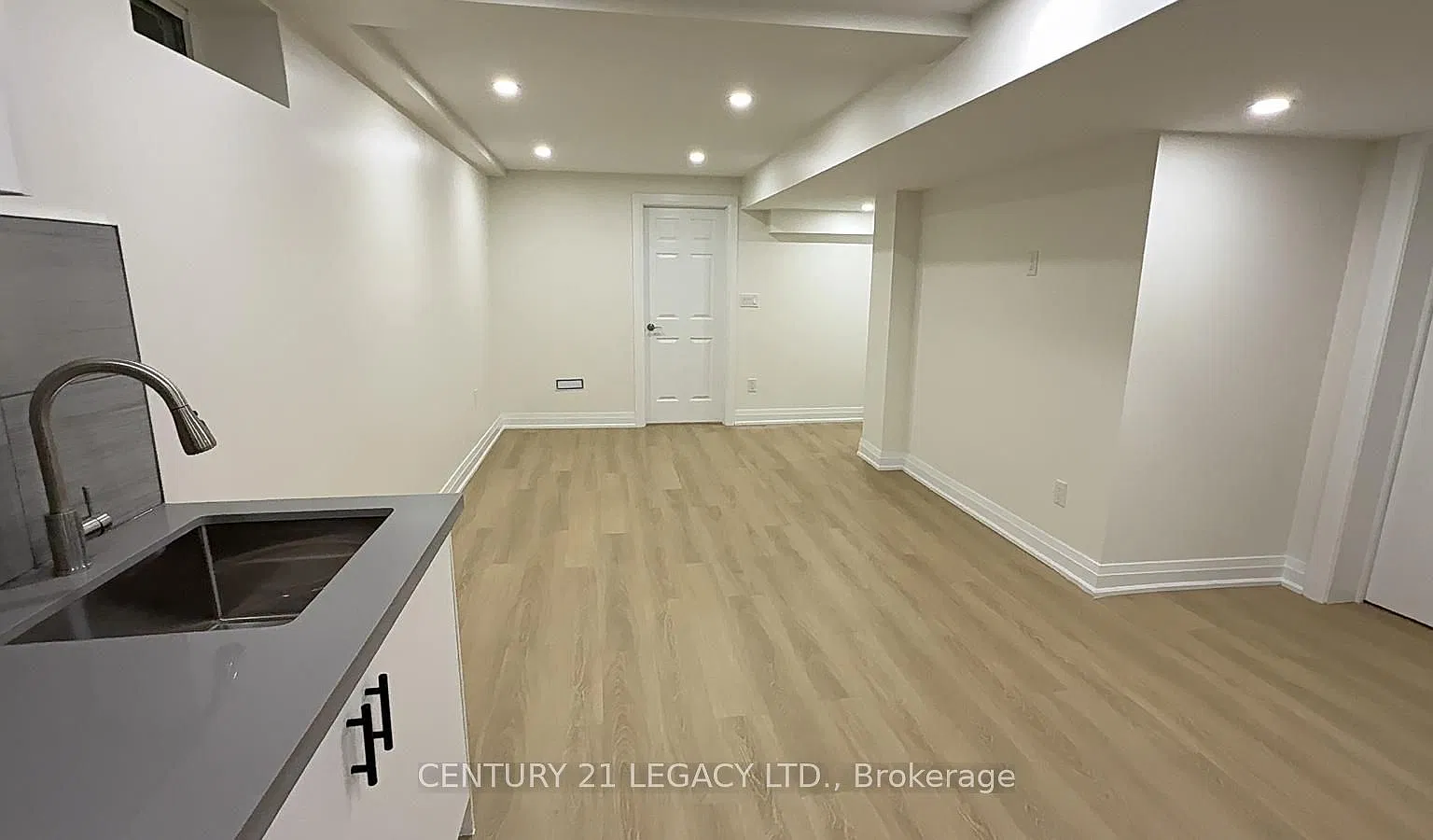 2 bed, $2,300 — Photo 4