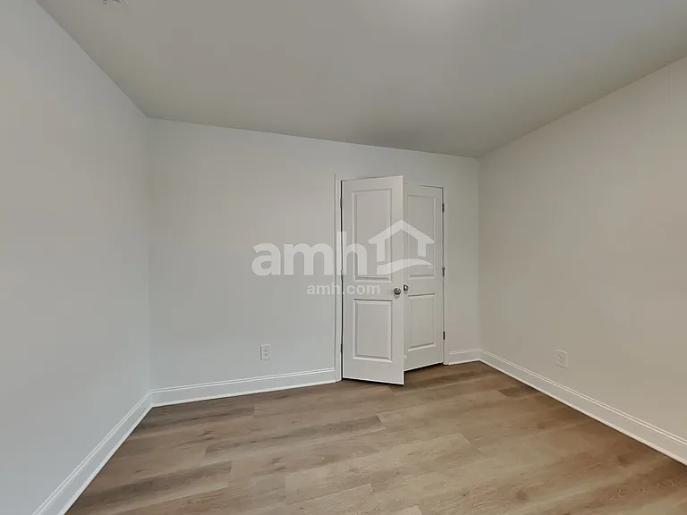 314 Golucke Way — Photo 14