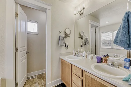 19268 E Caspian Pl Photo 1