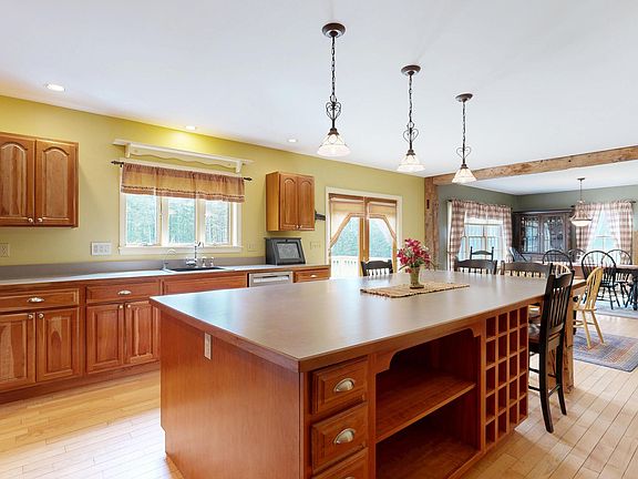 4th image of 479 Plains Road