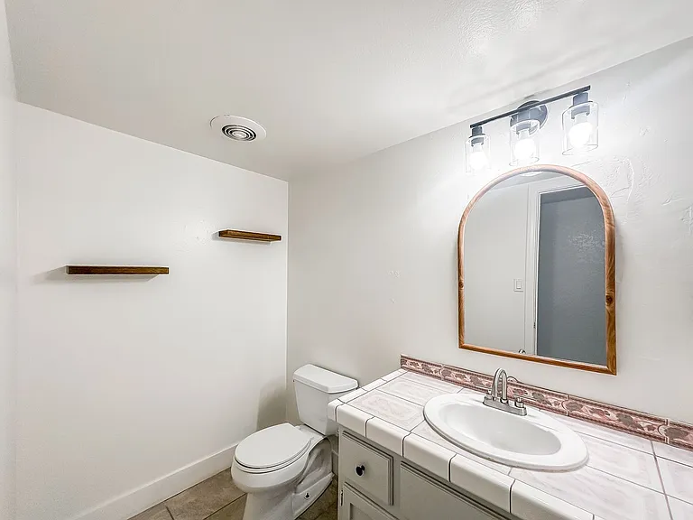 410 Colorado Ave #C — Photo 8