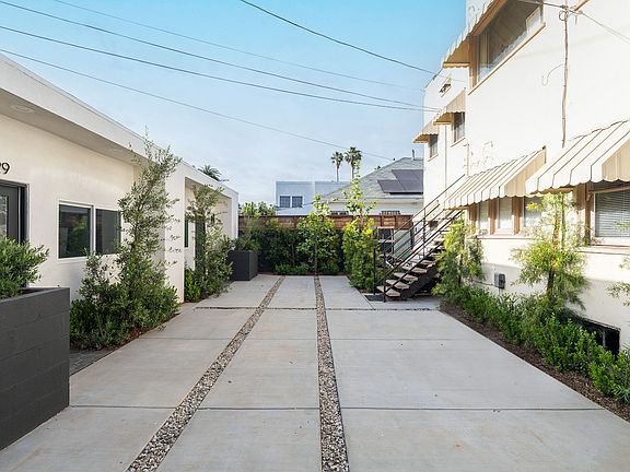 4th image of 2529 2nd Ave