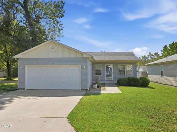 2104 E Manitou St, Joplin, MO 64801