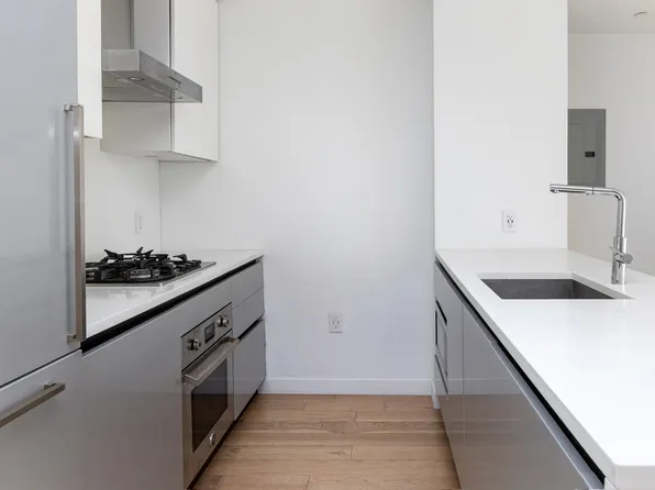 540 West 49th Street image 3 of 12