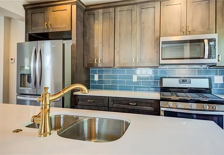 105 Southern Ave — Photo 6