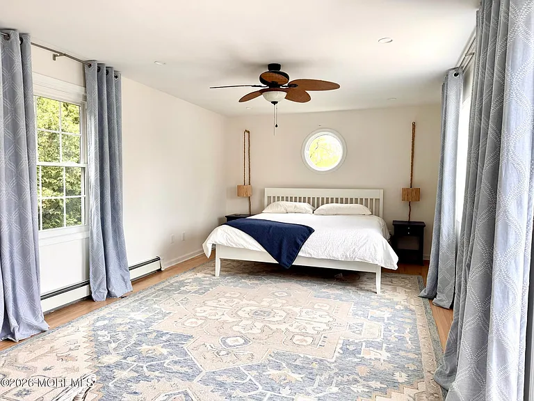 561 Monmouth Ave — Photo 24