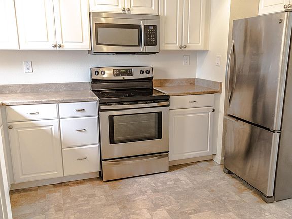4th image of 1124 C St APT A
