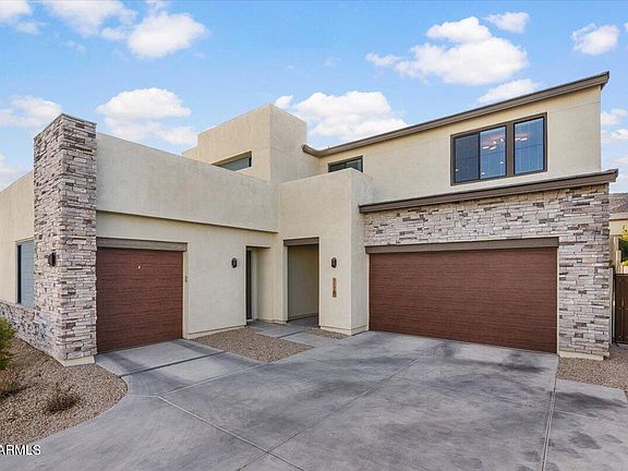 3rd image of 1125 E LA MIRADA Drive