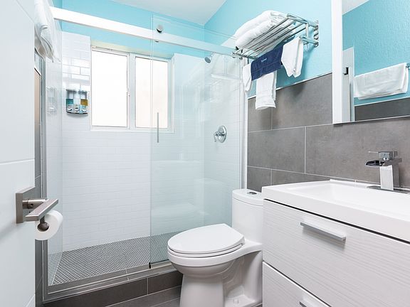 2nd image of 3217 NE 9th St #11394594