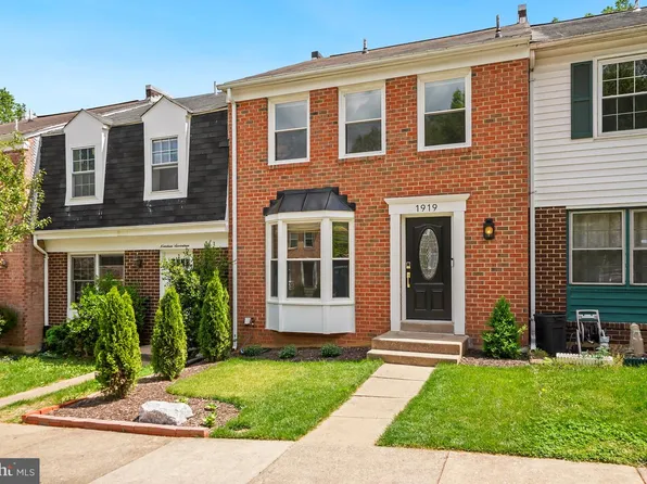 1919 Mariner Ln, Woodbridge, VA 22192