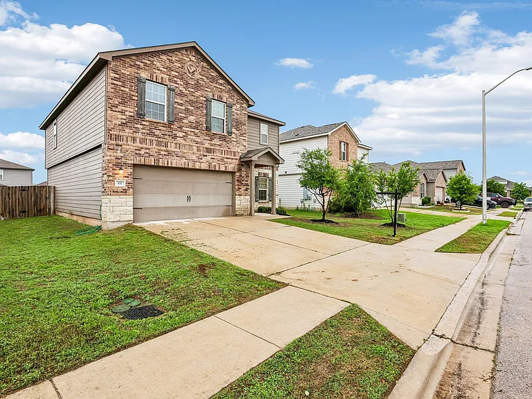117 Cherry Tree Ln — Photo 3