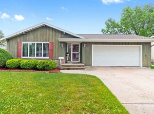 921 W Taylor St, Appleton, WI 54914