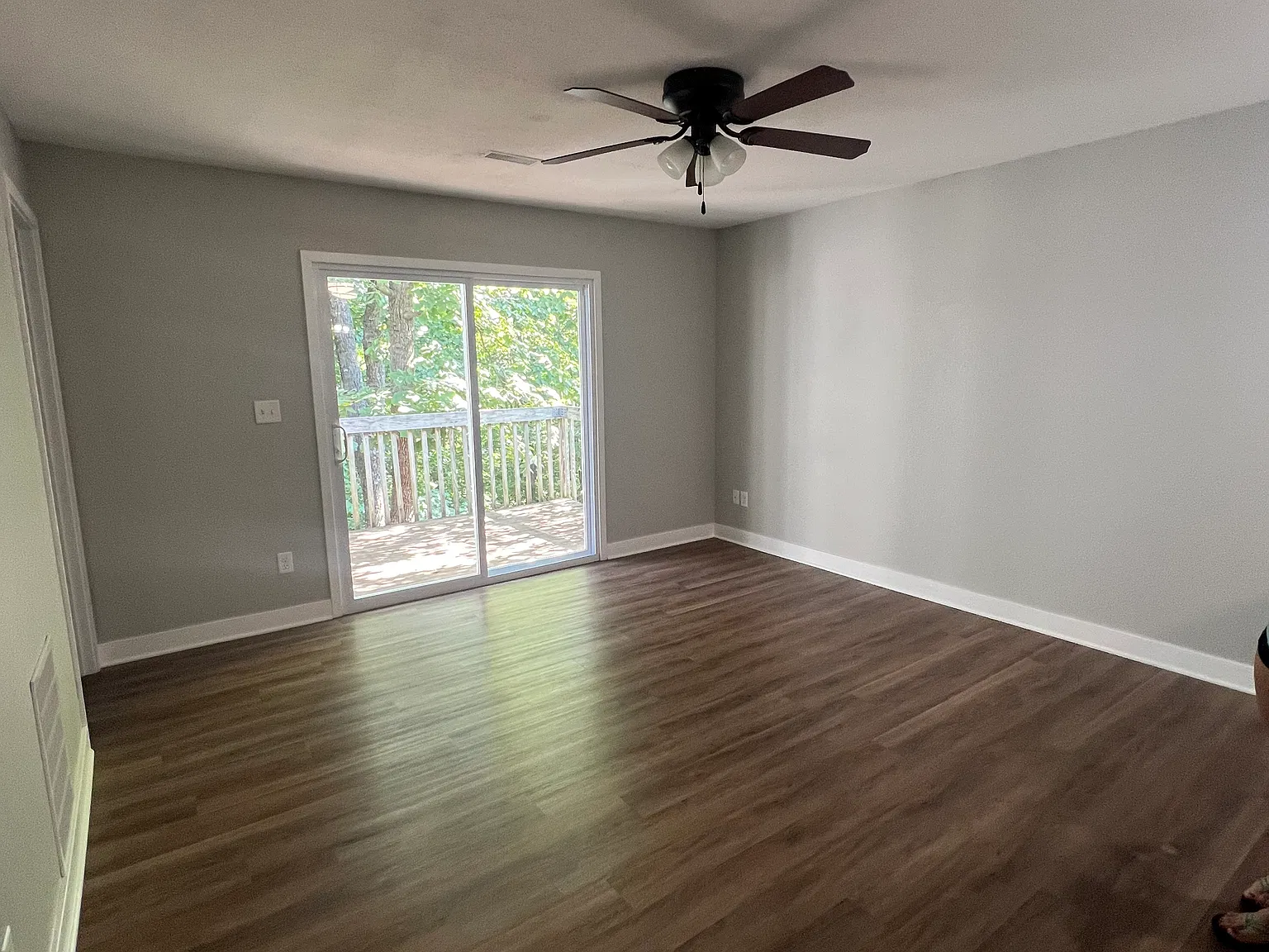 3 bed, 1000 sqft, $1,250 — Photo 1