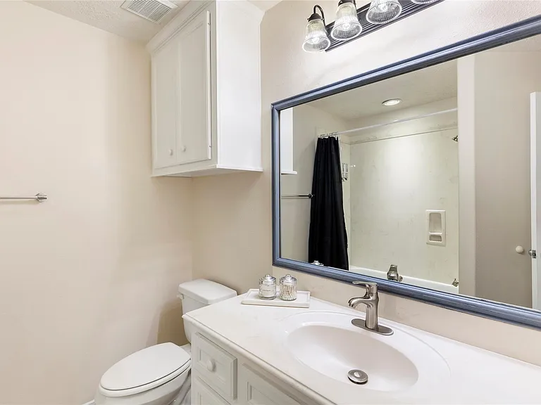 207 Foster St — Photo 12