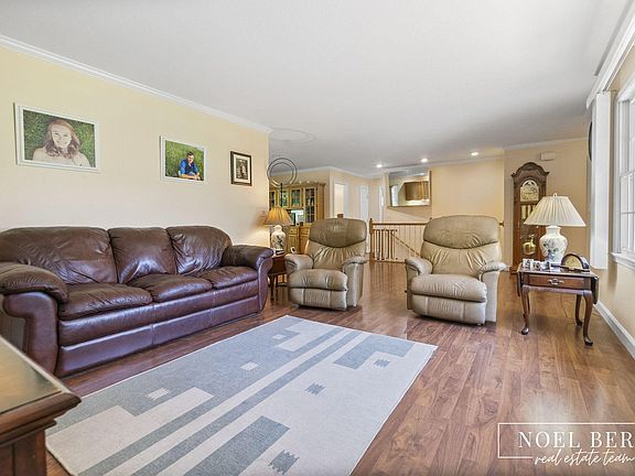 5th image of 3535 S Sheridan Dr